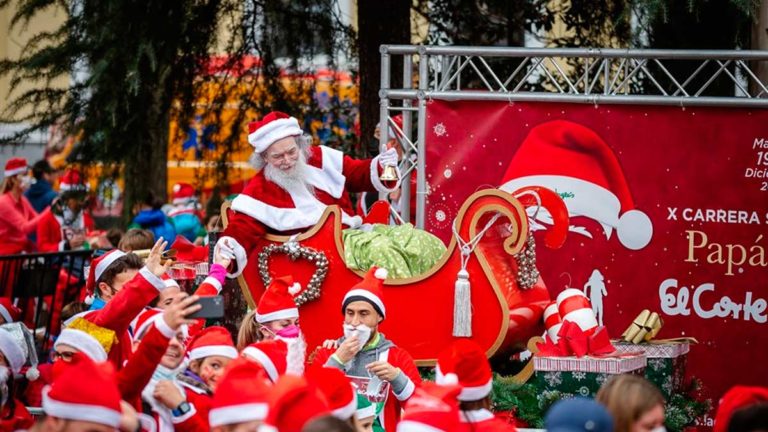 Miles de Papás Noel celebran la llegada de la Navidad… corriendo